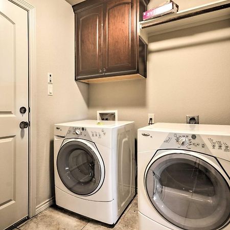 College Station Townhouse With Private Patio Villa Luaran gambar